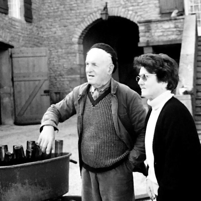 Léon Thibert Germaine Thibert, parents René Thibert cour Domaine Thibert à Fuissé. Mars 1992